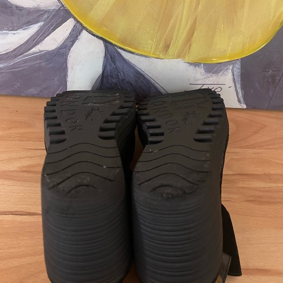 FLY London Ankle ColorBlock Yavo Boots. Black EU 38W ( 7- 7.5 W). - Picture 8 of 13